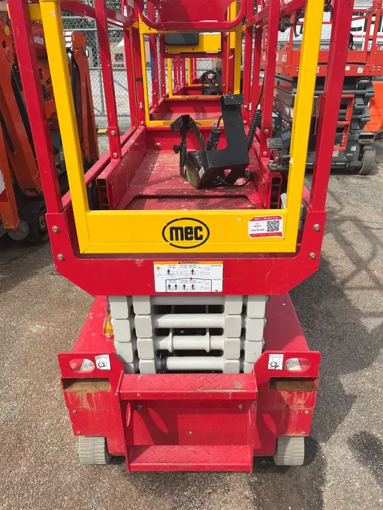 2021 MEC MICRO 19 Scissor Lift