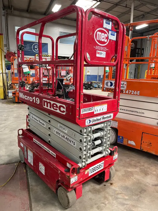 2018 MEC MICRO 19 Scissor Lift