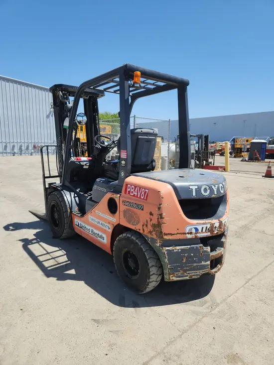 2017 Toyota 8FDU30 Warehouse Forklift