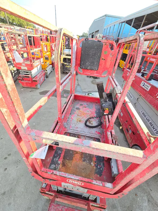 2017 MEC 1330SE Scissor Lift