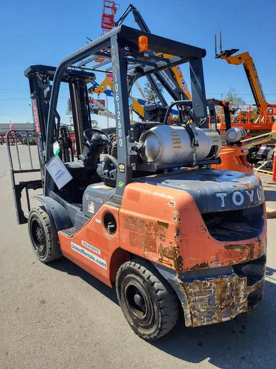2017 Toyota 8FGU30 Warehouse Forklift