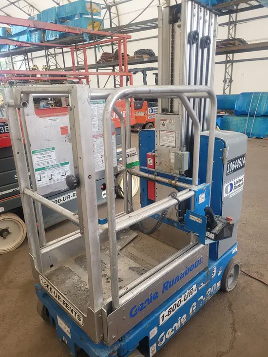 2017 Genie GR-20 Self-Propelled One-Person Lift