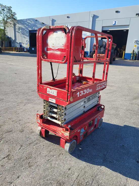 2017 MEC 1330SE Scissor Lift