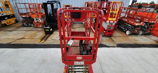 2018 MEC MICRO 19 Scissor Lift