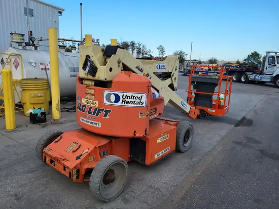 2014 JLG E400AN Articulating Boom Lift