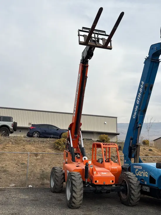 2017 SKYTRAK 8042 Forklift