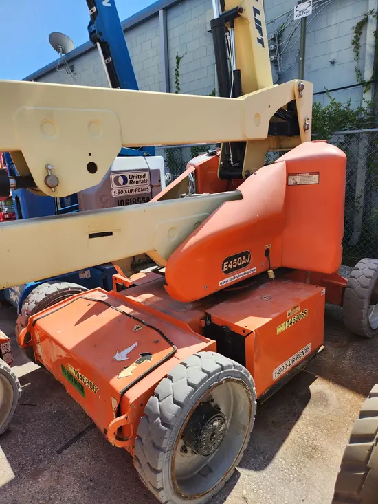 2016 JLG E450AJ Articulating Boom Lift
