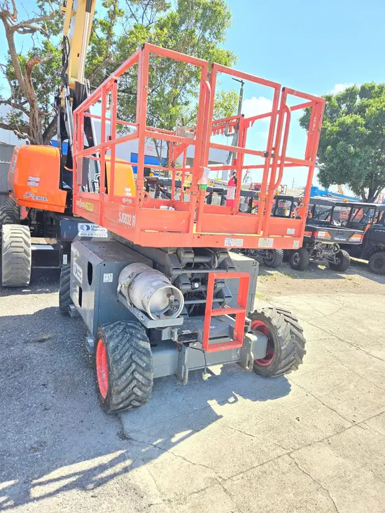 2017 Skyjack SJ6832RT Rough Terrain Scissor Lift