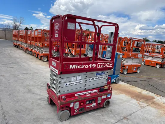 2018 MEC MICRO 19 Scissor Lift