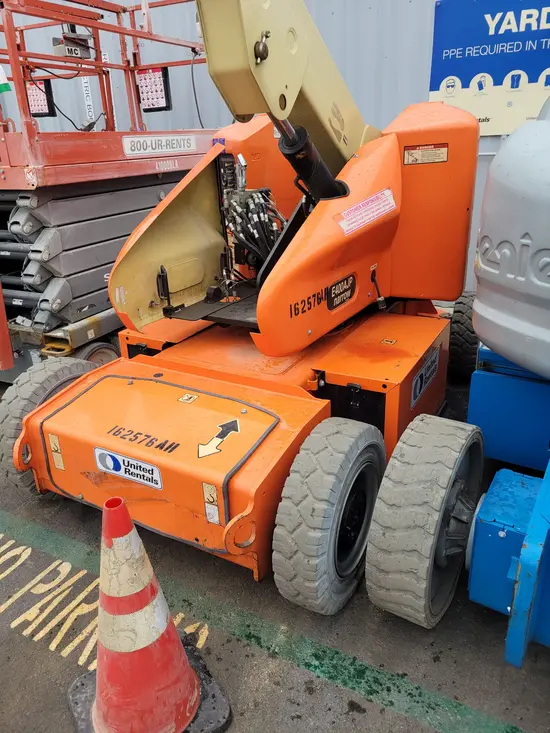 2016 JLG E400AJPN Articulating Boom Lift