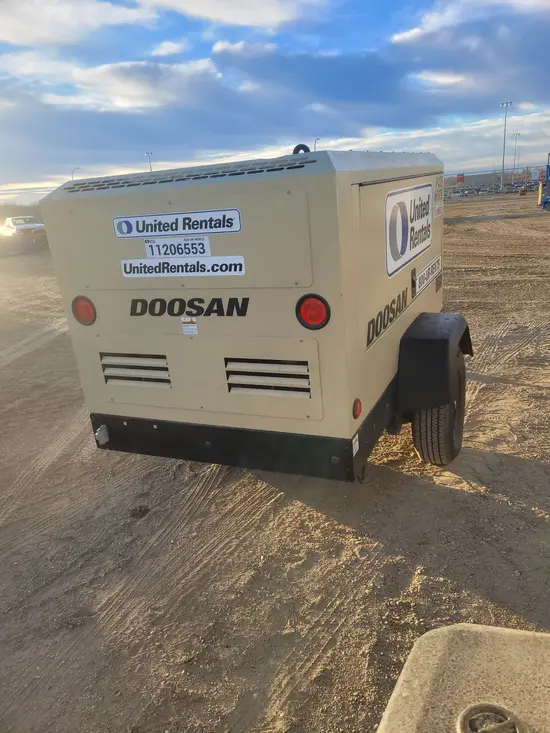 2021 Doosan P425/HP375WCUT4 Air Compressor