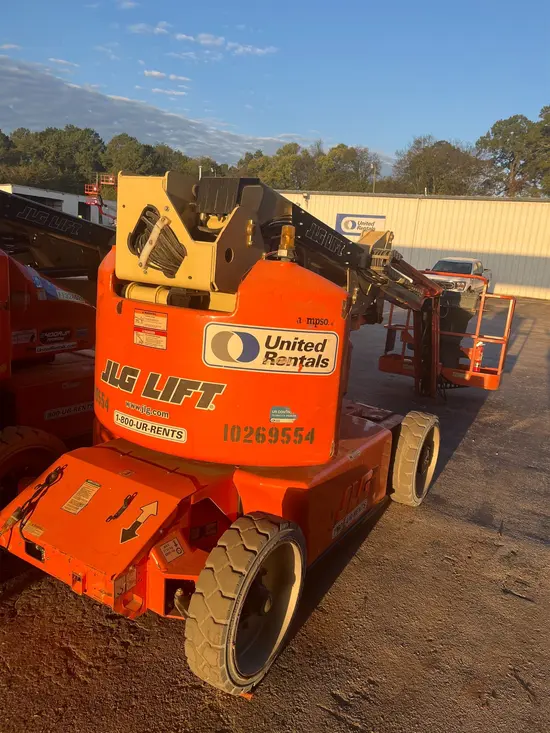 2014 JLG E450AJ Articulating Boom Lift
