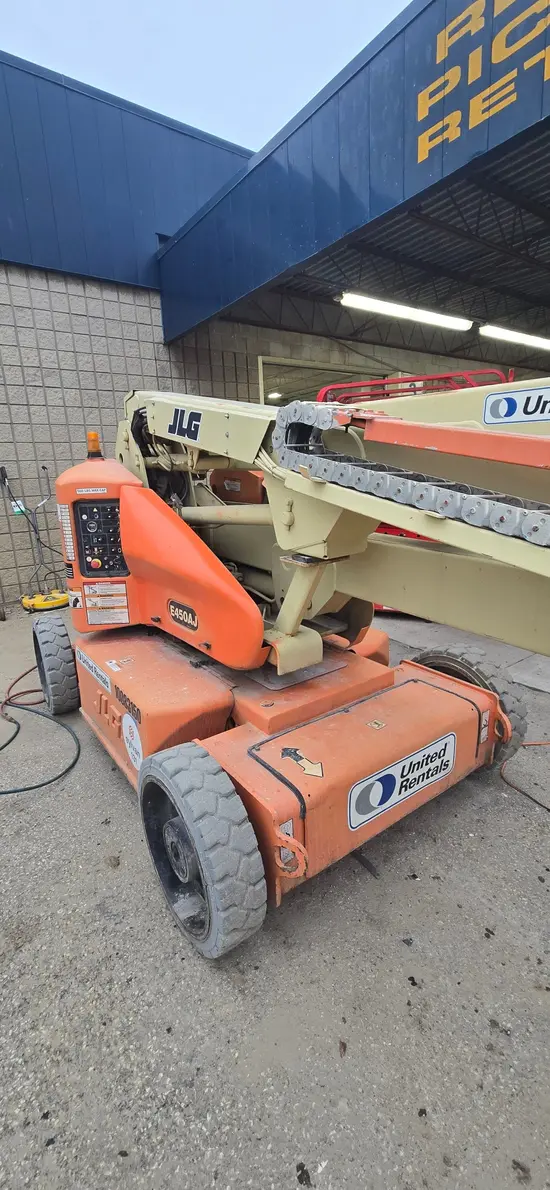 2012 JLG E450AJ Articulating Boom Lift