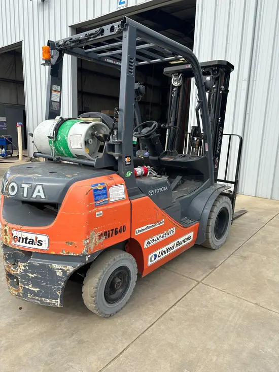 2018 Toyota 8FGU25 Warehouse Forklift