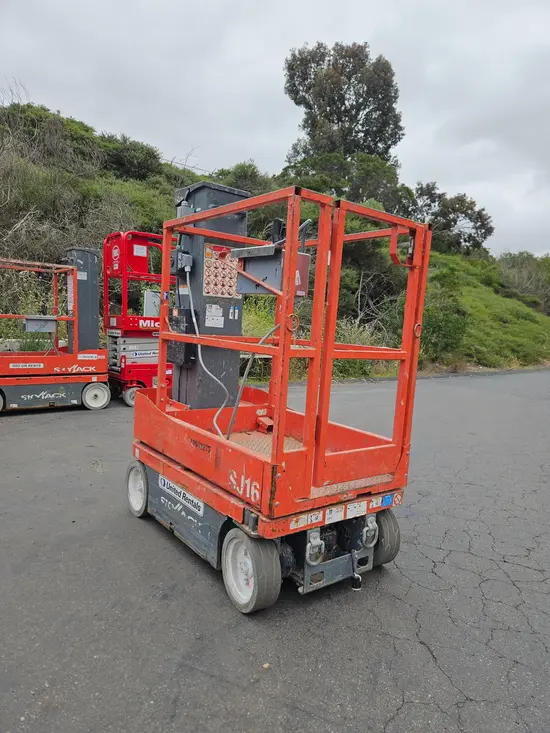2017 Skyjack SJ16 Self-Propelled One-Person Lift