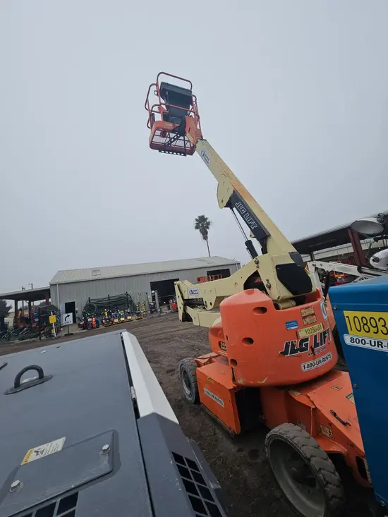 2014 JLG E400AN Articulating Boom Lift