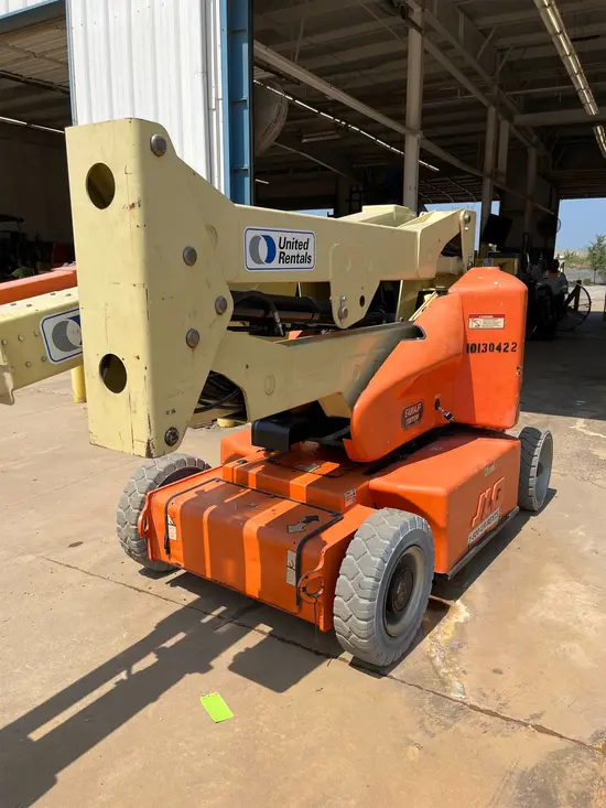 2013 JLG E400AJPN Articulating Boom Lift