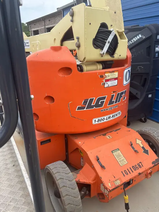 2013 JLG E400AJPN Articulating Boom Lift