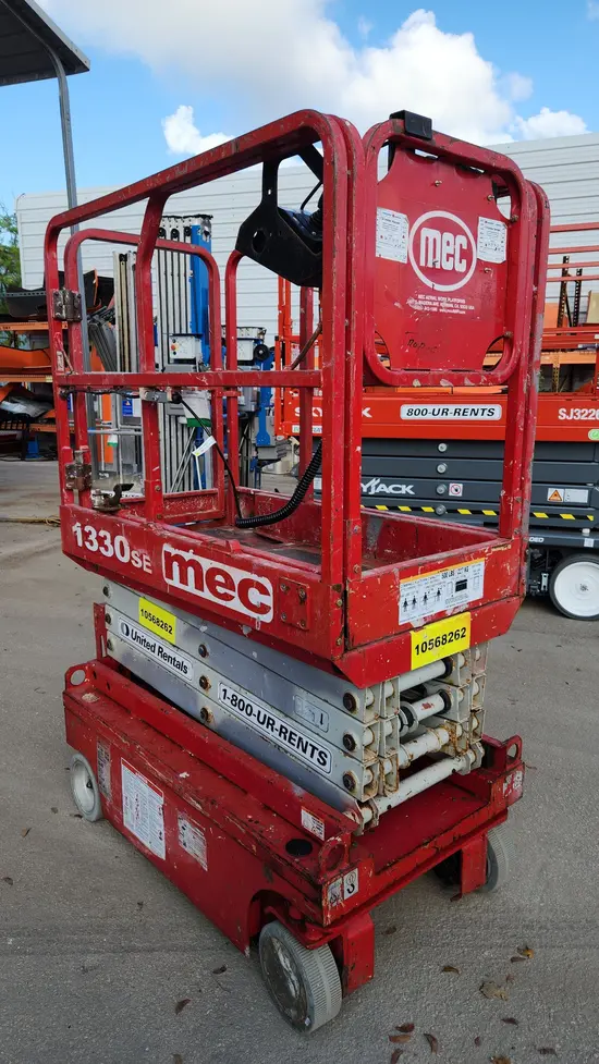 2017 MEC 1330SE Scissor Lift