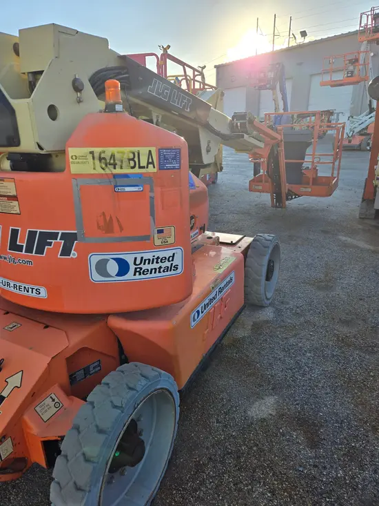 2013 JLG E400AJP Articulating Boom Lift
