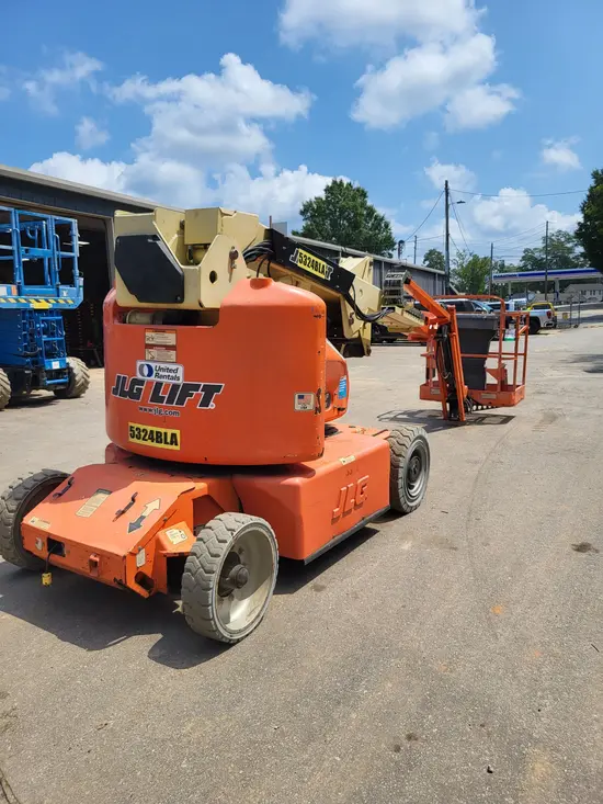 2013 JLG E400AJPN Articulating Boom Lift