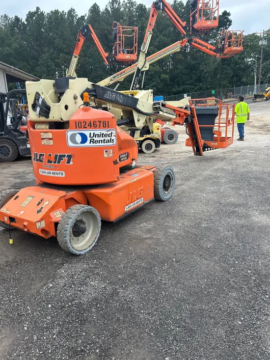 2014 JLG E400AJPN Articulating Boom Lift
