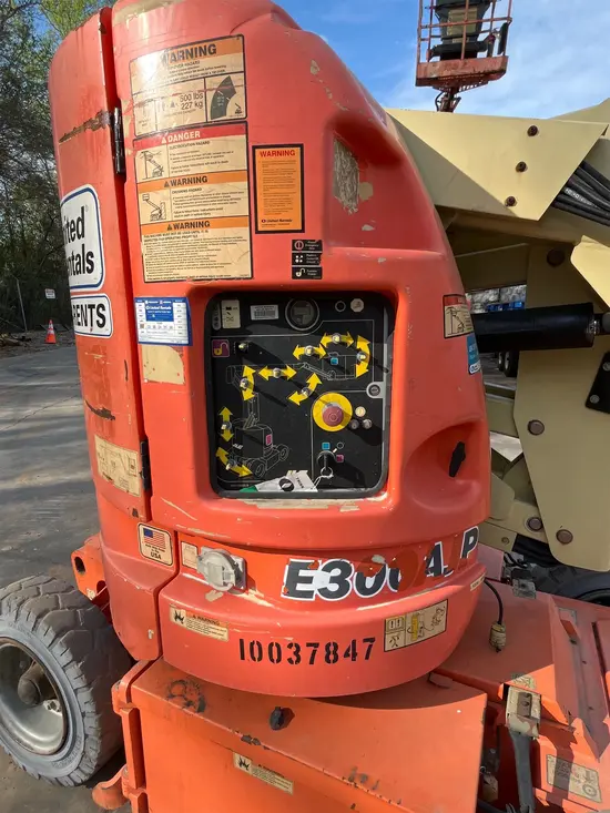 2012 JLG E300AJP Articulating Boom Lift