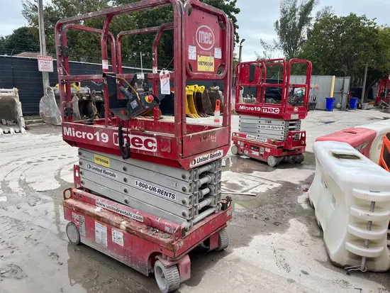 2018 MEC MICRO 19 Scissor Lift