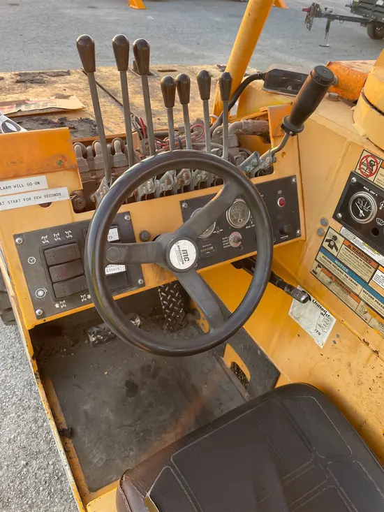 2014 Broderson IC-40-2C