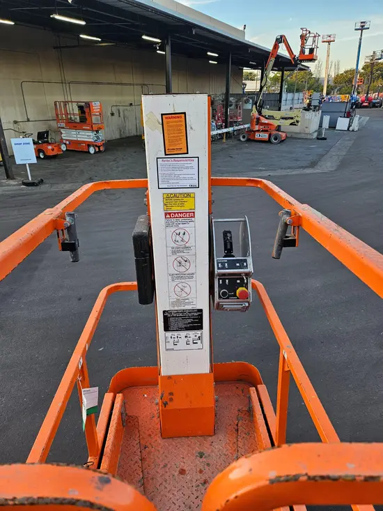2021 Snorkel TM16E Self-Propelled One-Person Lift