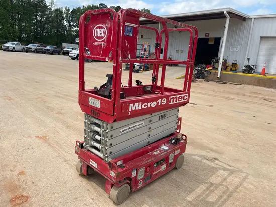 2018 MEC MICRO 19 Scissor Lift