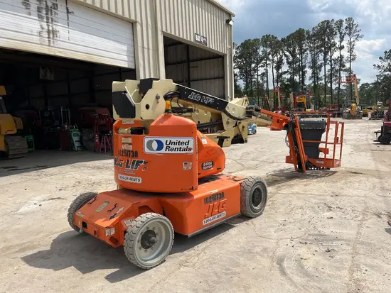 2014 JLG E400AJPN Articulating Boom Lift