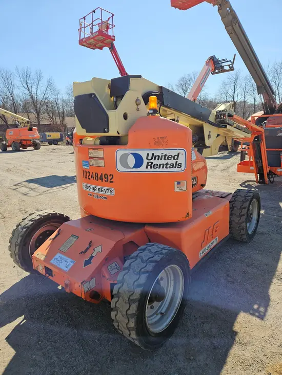 2014 JLG E450AJ Articulating Boom Lift