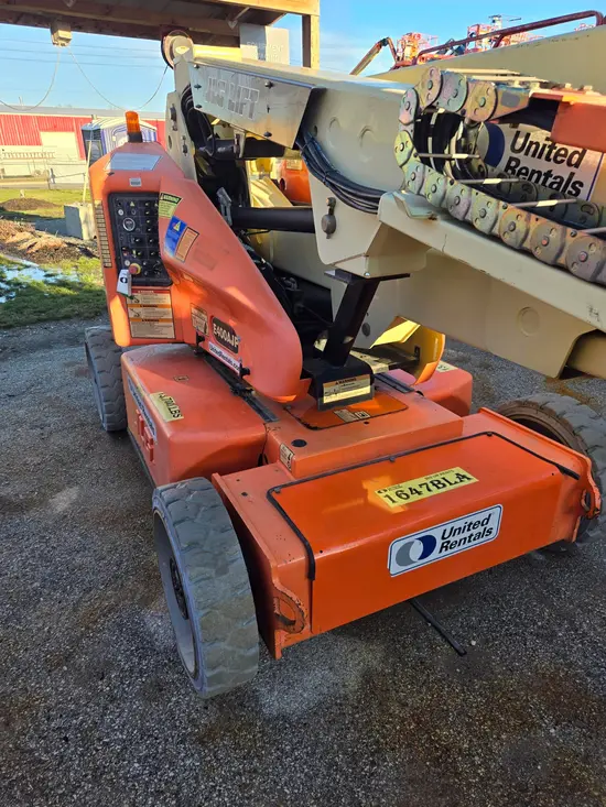 2013 JLG E400AJP Articulating Boom Lift