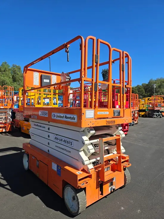 2018 Snorkel S4732E Scissor Lift
