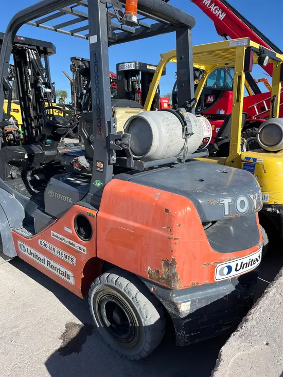 2018 Toyota 8FGU30 Warehouse Forklift