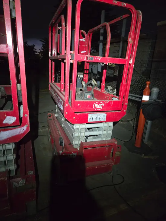 2017 MEC 1330SE Scissor Lift