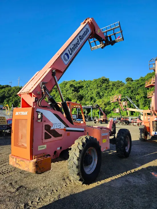 2015 SKYTRAK 8042 Forklift
