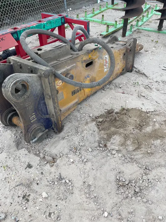 2017 SOOSAN CB800S-XCMG Attachment