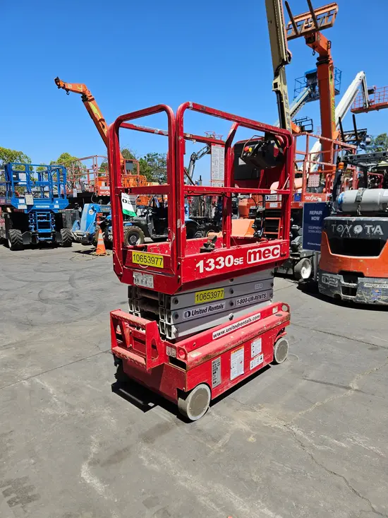 2017 MEC 1330SE Scissor Lift