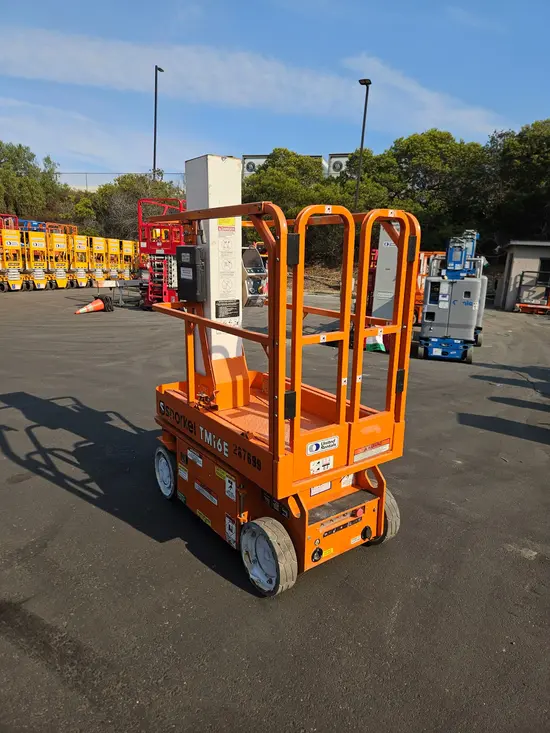 2021 Snorkel TM16E Self-Propelled One-Person Lift