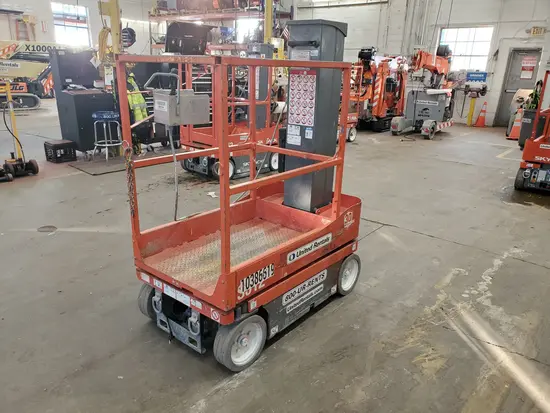 2015 Skyjack SJ12 Self-Propelled One-Person Lift