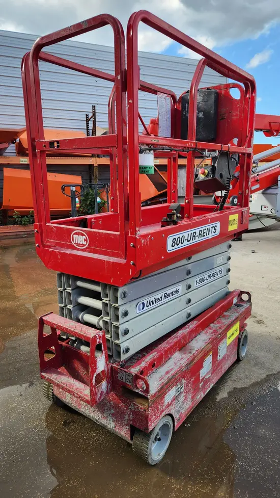 2017 MEC MICRO 19 Scissor Lift
