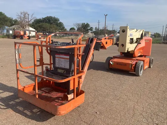 2015 JLG E400AJPN Articulating Boom Lift