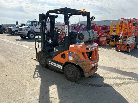2022 Doosan G25P-7DF Warehouse Forklift