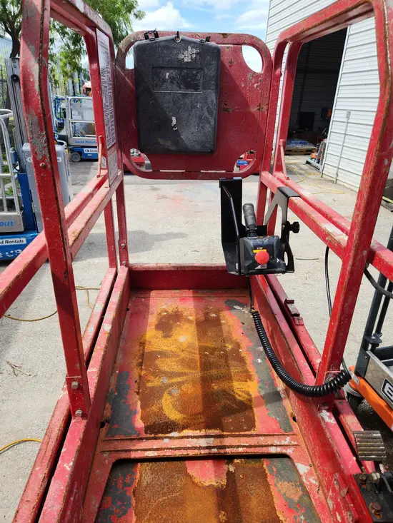 2017 MEC 1330SE Scissor Lift