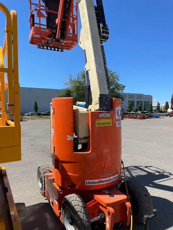2016 JLG E300AJP Articulating Boom Lift