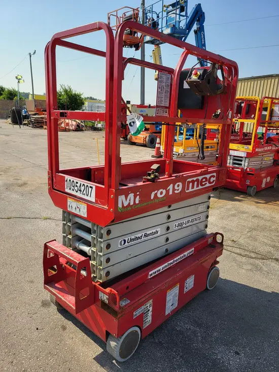 2019 MEC MICRO 19 Scissor Lift