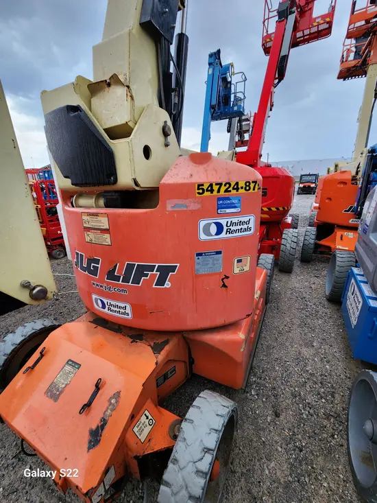 2012 JLG E400AJPN Articulating Boom Lift