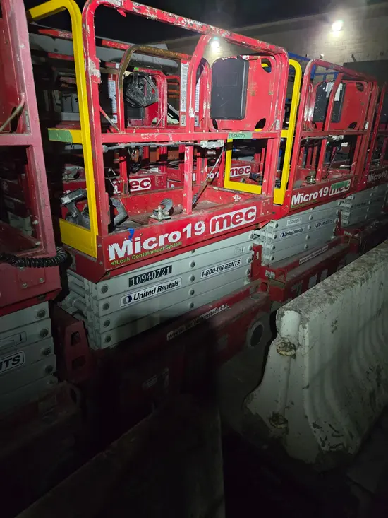 2019 MEC MICRO 19 Scissor Lift